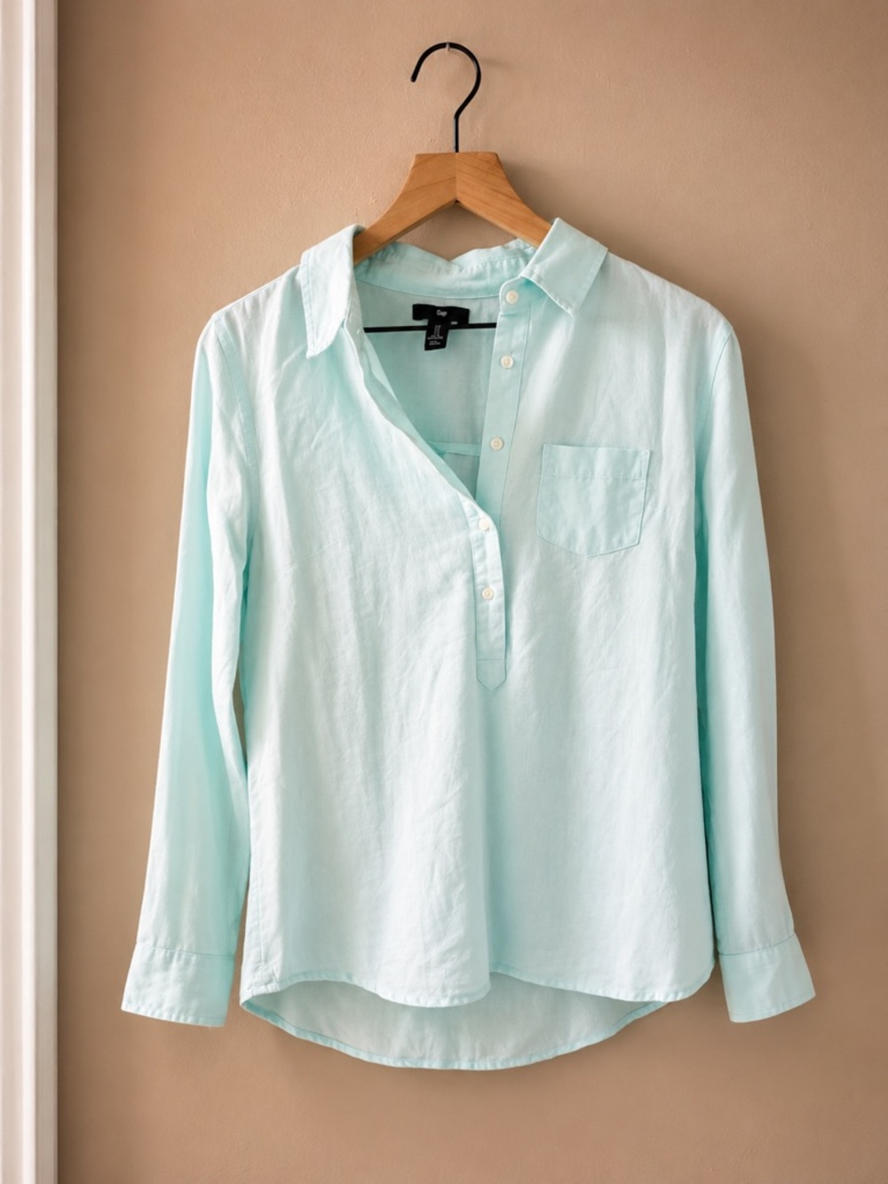 GAP Pale Mint Button-Front Collared Women's Shirt